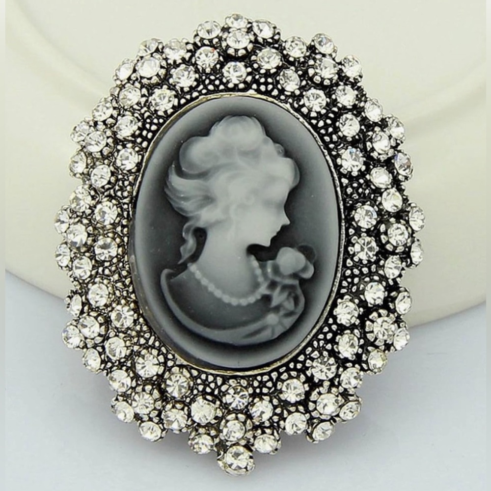 Vintage Rhinestone Cameo Brooch - Picture 2 of 3